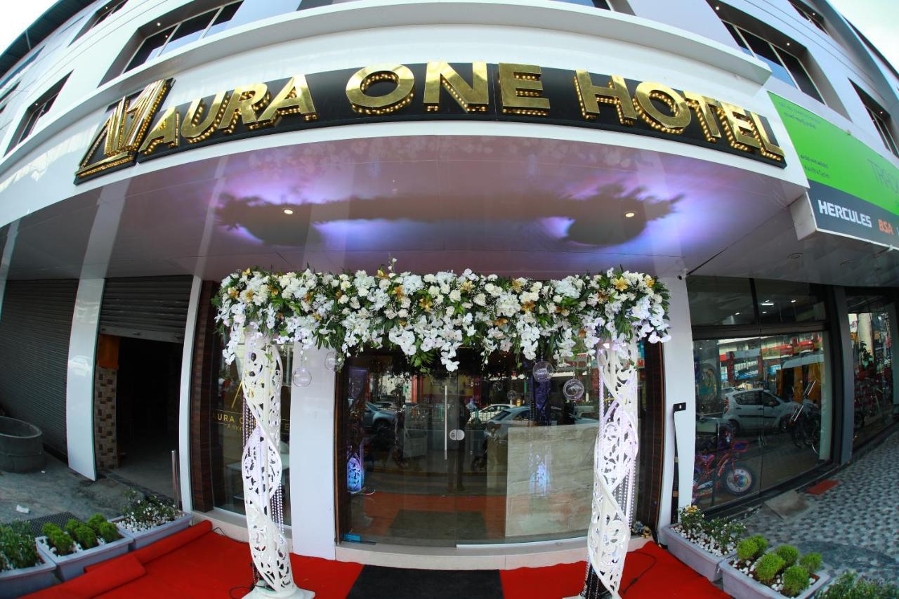 Aura One Hotel Kochi Екстериор снимка