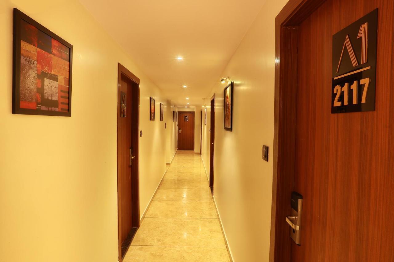 Aura One Hotel Kochi Екстериор снимка