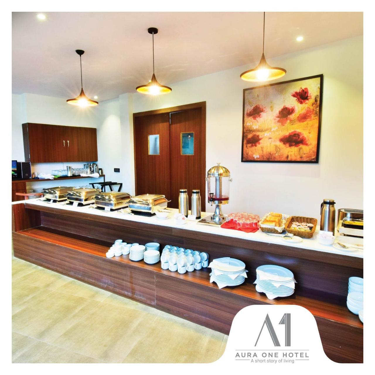 Aura One Hotel Kochi Екстериор снимка
