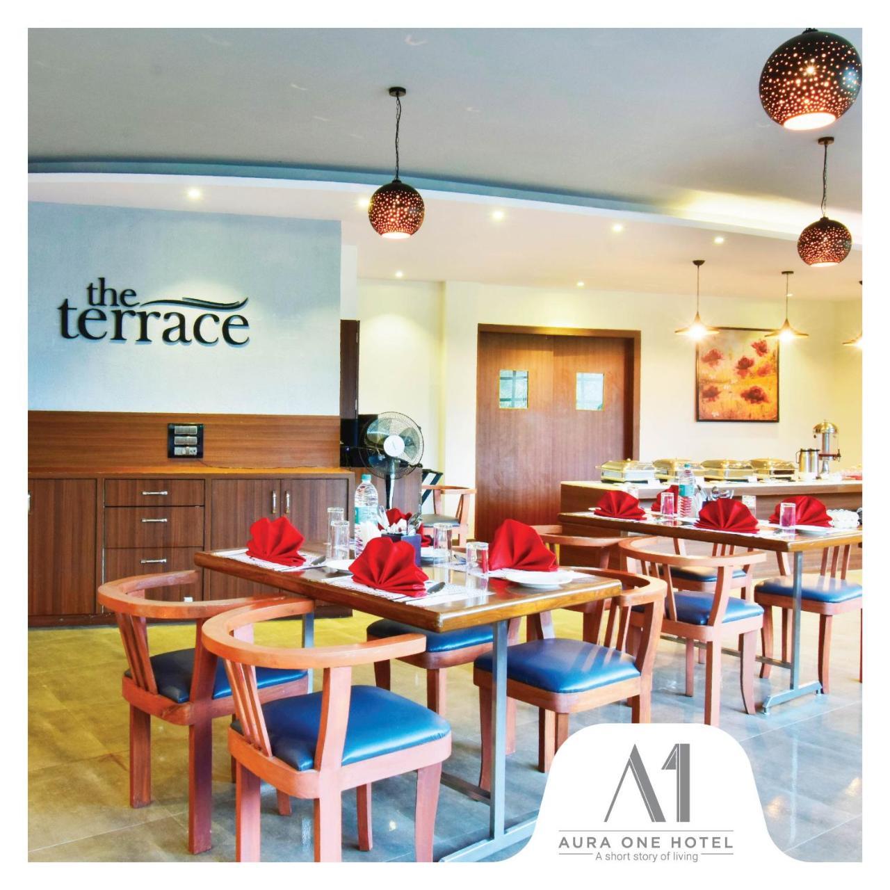 Aura One Hotel Kochi Екстериор снимка
