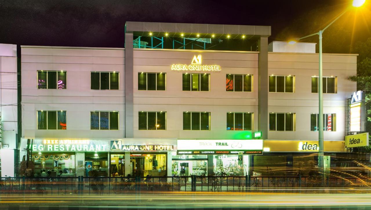 Aura One Hotel Kochi Екстериор снимка