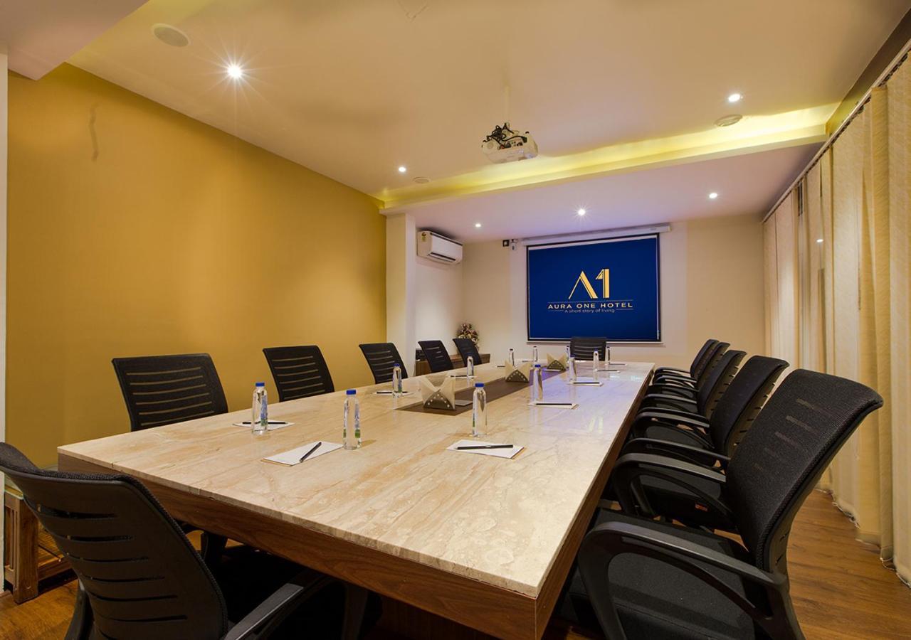 Aura One Hotel Kochi Екстериор снимка