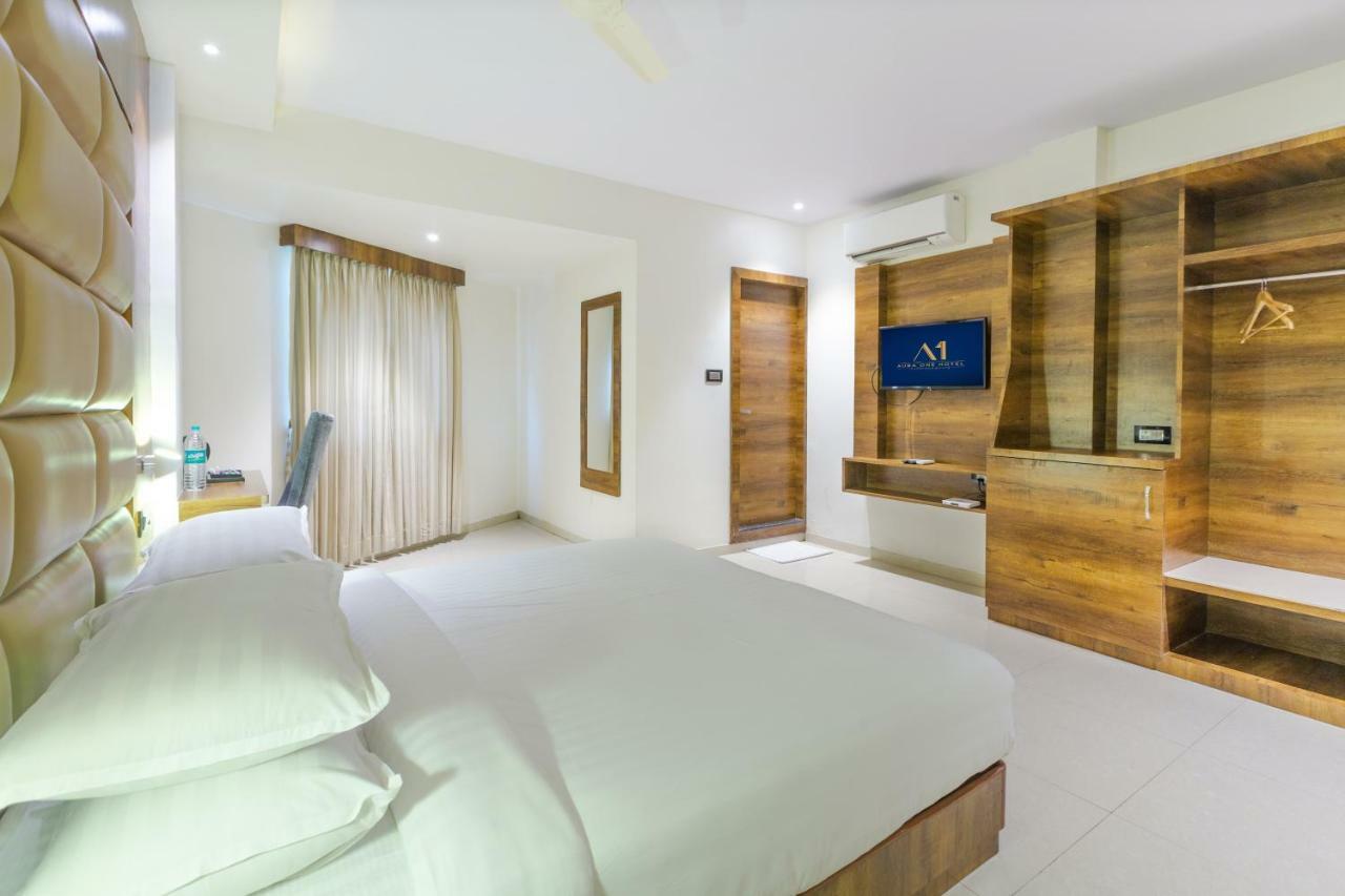 Aura One Hotel Kochi Екстериор снимка